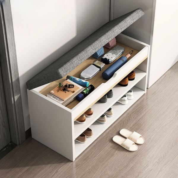 Skandinavische Eingangbank mit gepolstertem Sitz und integriertem Schuhregal
